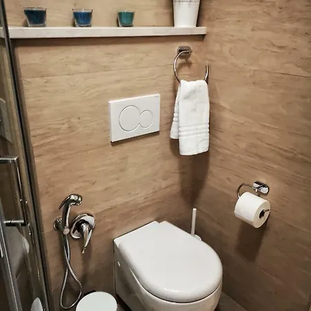 Etesia Vacation بيت للعطل أكيتْريتْسا